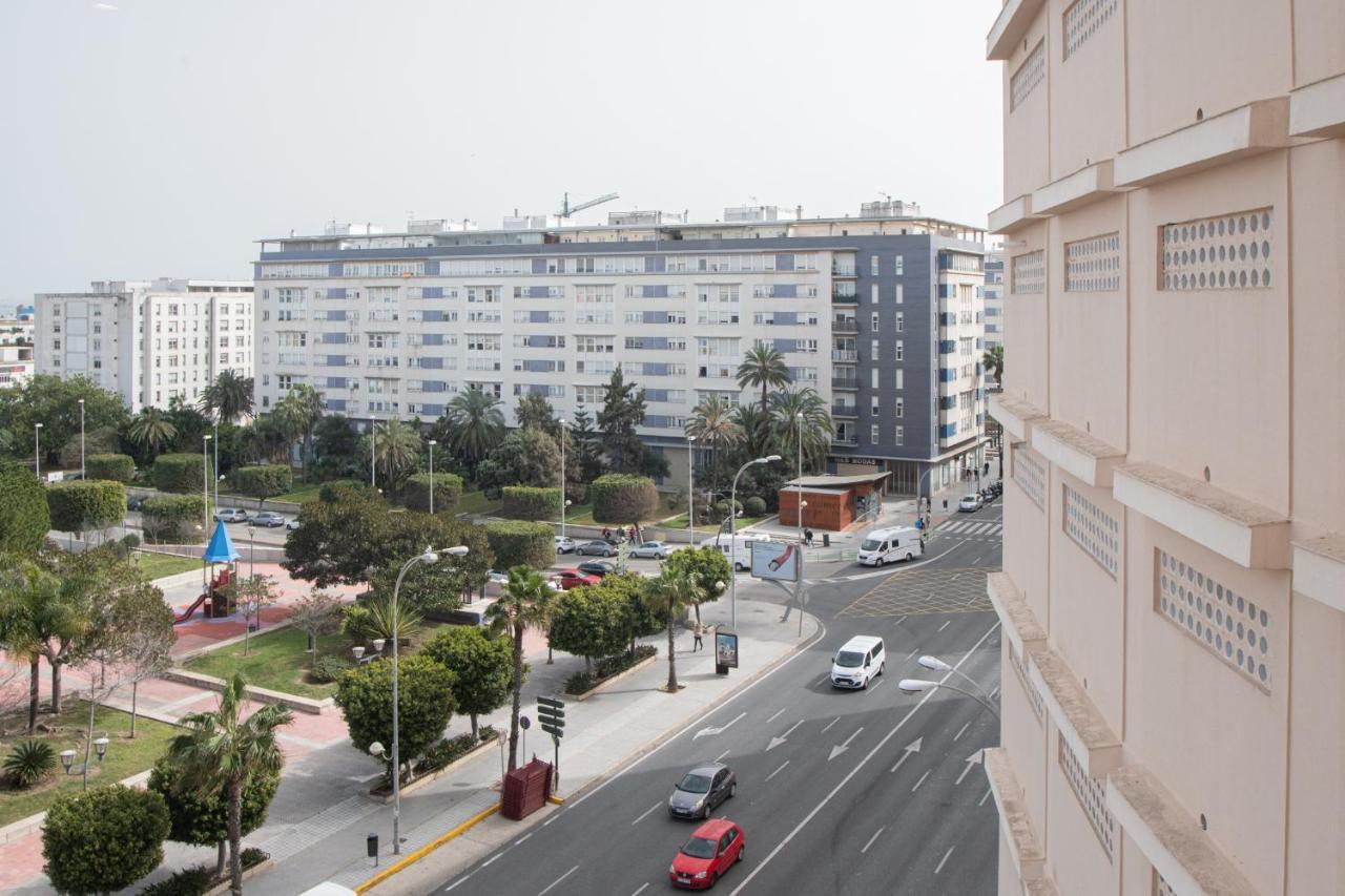 Apartamento Malibu Cadiz playa Bagian luar foto