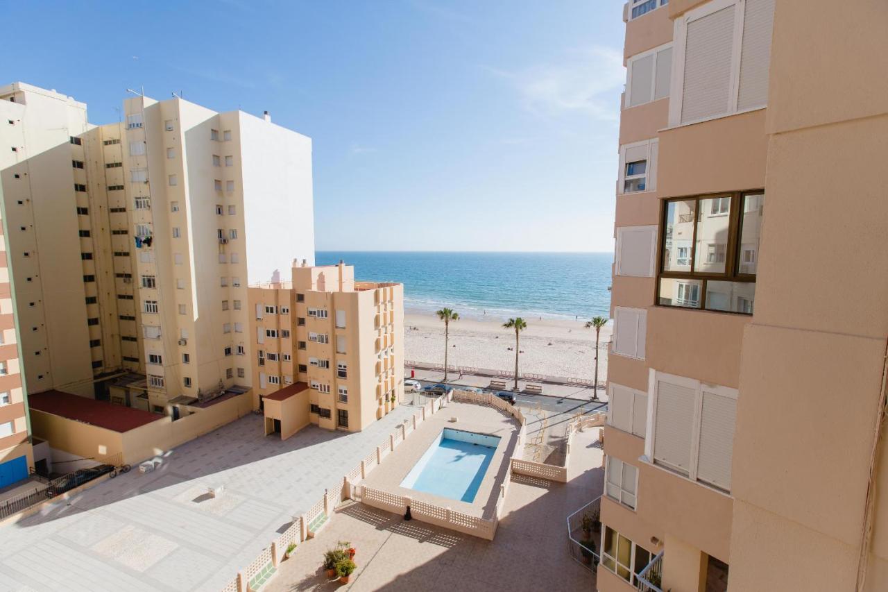 Apartamento Malibu Cadiz playa Bagian luar foto